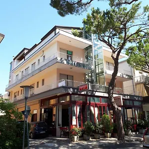 Hotel Dina **